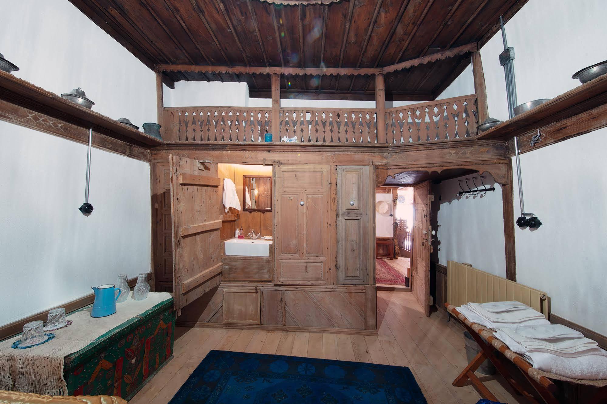 Yeniceri Ahmet Aga Konagi Antalya Exterior photo